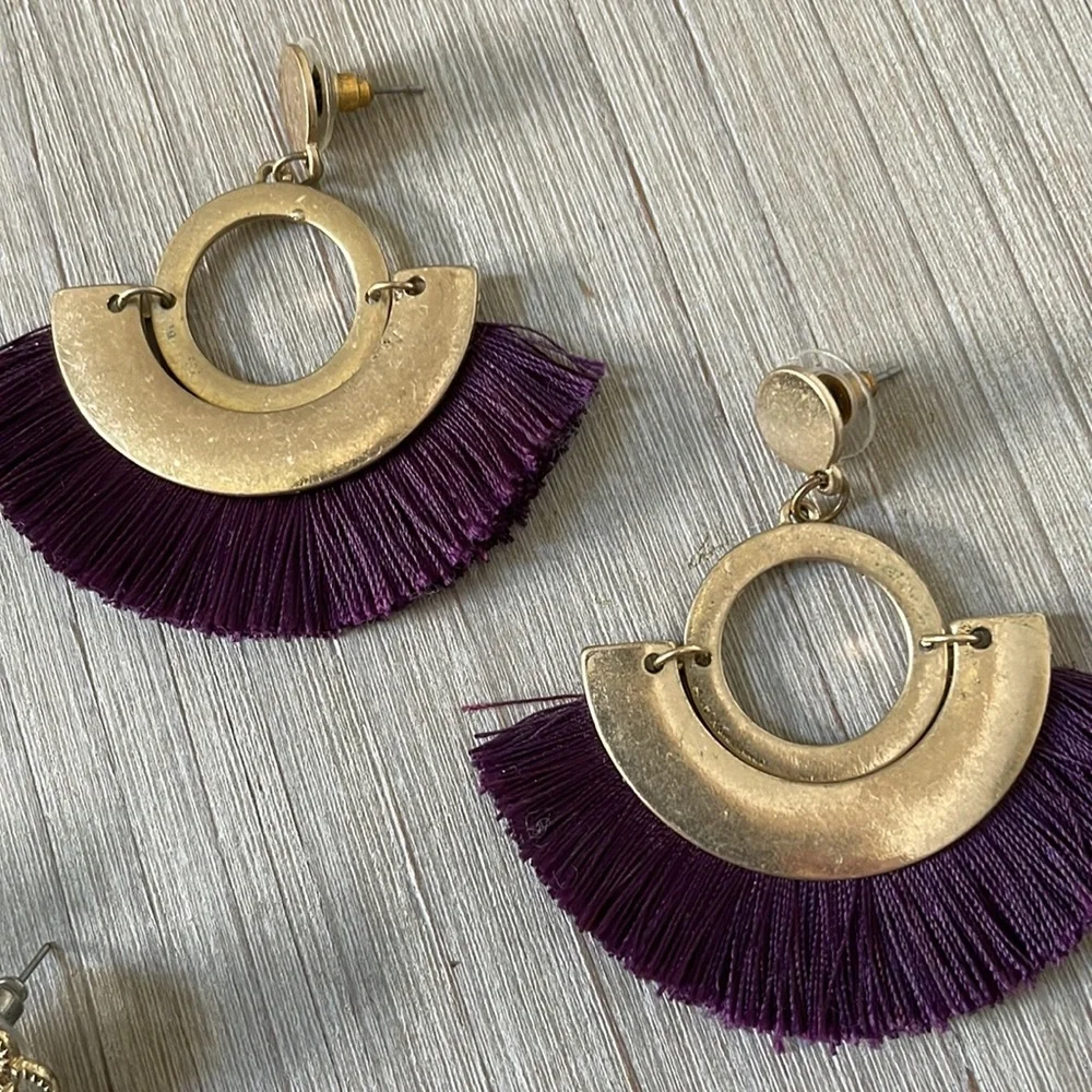 Bundle of gold fashion earrings - Picture 4 of 10